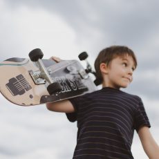 Если контакт не прервался, подростки очень любят разговаривать Если контакт не прервался, подростки очень любят разговаривать